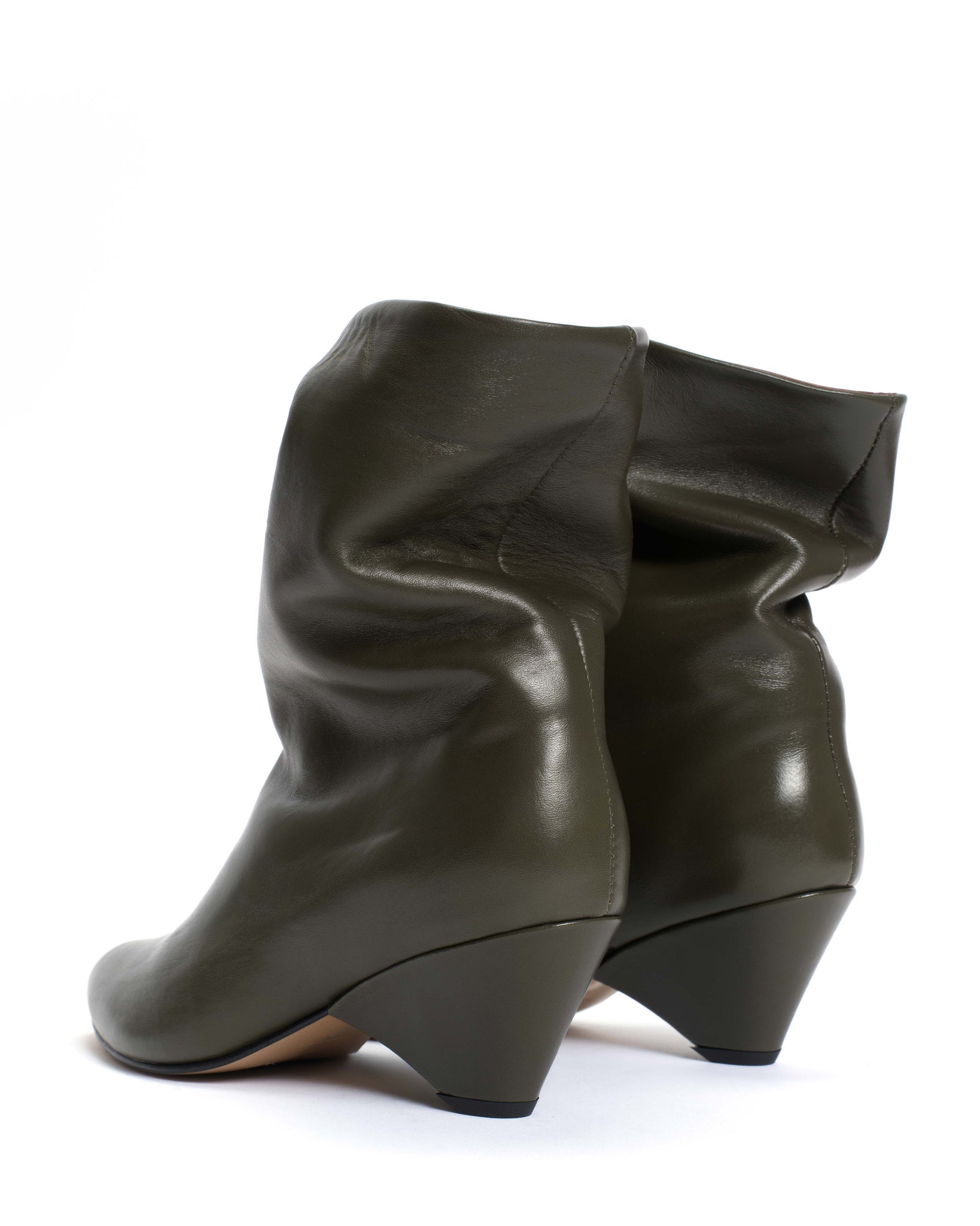Vully 50 triangle Soft calf Moss green - Anonymous Copenhagen